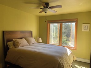 4 bedrooms, WiFi, bed sheets