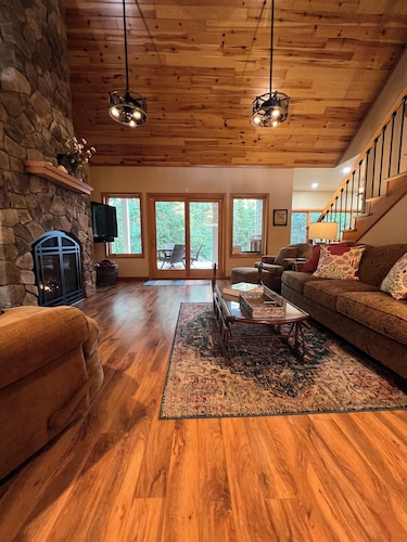 Superb 4-bedroom house on Shagawa Lake with dock, boat lift, and total comfort.