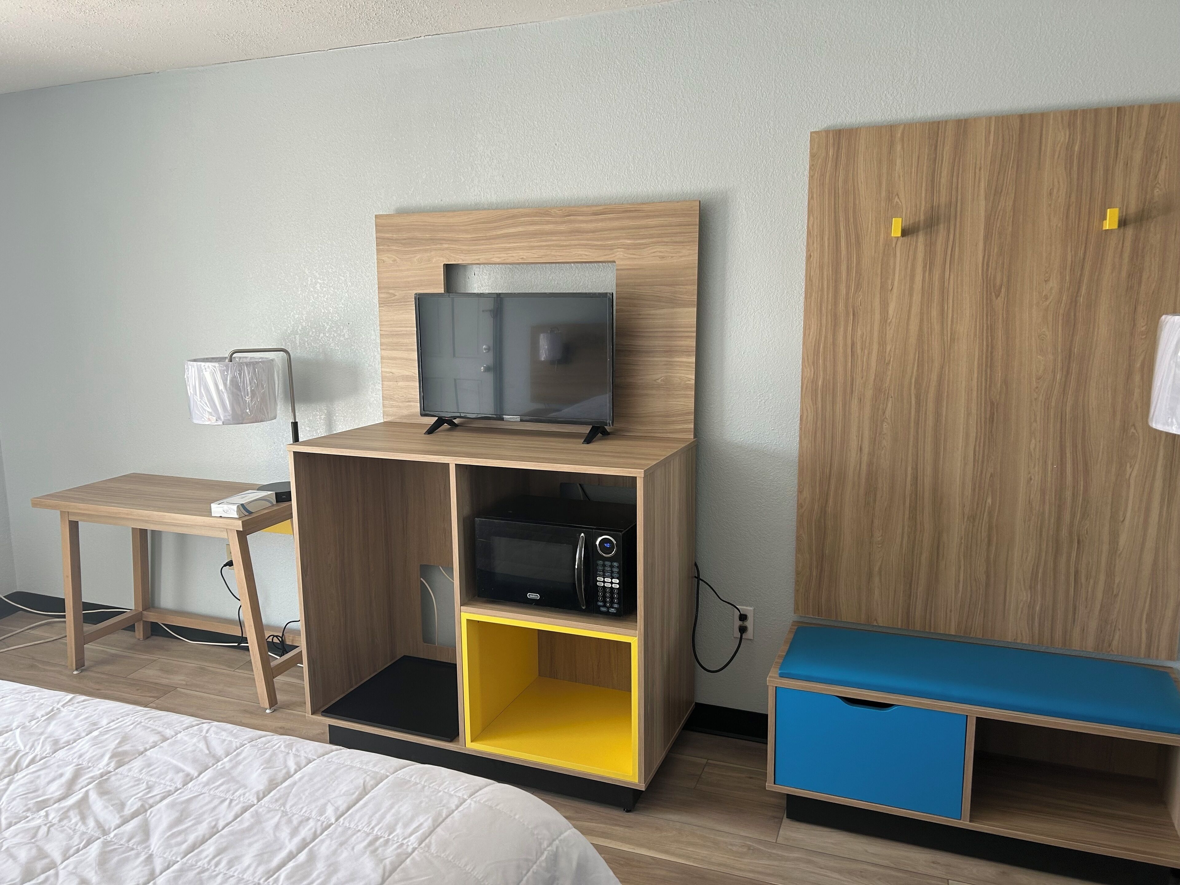 Standard Single Room, 1 King Bed, Non Smoking | Free WiFi