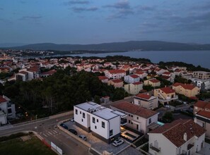 Huoneisto (Three Bedroom Apartment) | Ulkopuoli