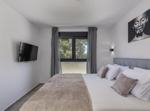 Apartment (Three Bedroom Apartment)