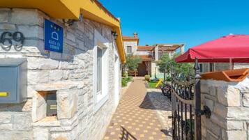 House (Holiday Home Luna) | Exterior