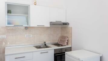 Estudio (Superior Studio Apartment with Terrac) | Cocina privada | Refrigerador