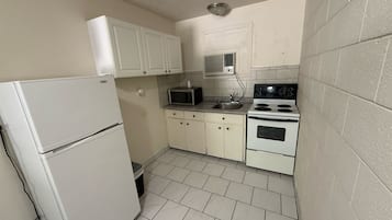 Deluxe Single Room | Private kitchen