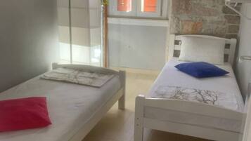 2 bedrooms, cots/infant beds