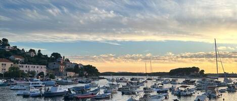 Hus (Three-Story Stone House Hvar Stari Gr) | Udendørsområde