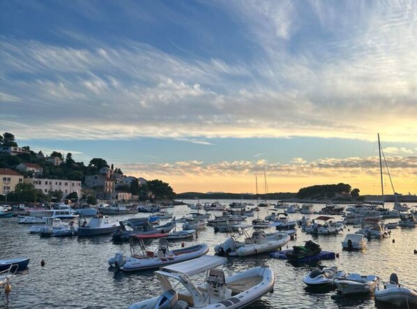 Casa (Three-Story Stone House Hvar Stari Gr) | Fachada