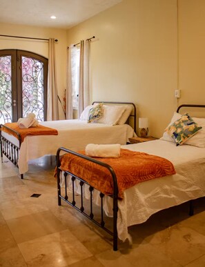 2 bedrooms, iron/ironing board, WiFi, bed sheets