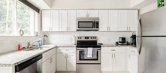 Charming 2-bedroom minutes from Uptown Charlotte with AC, WiFi