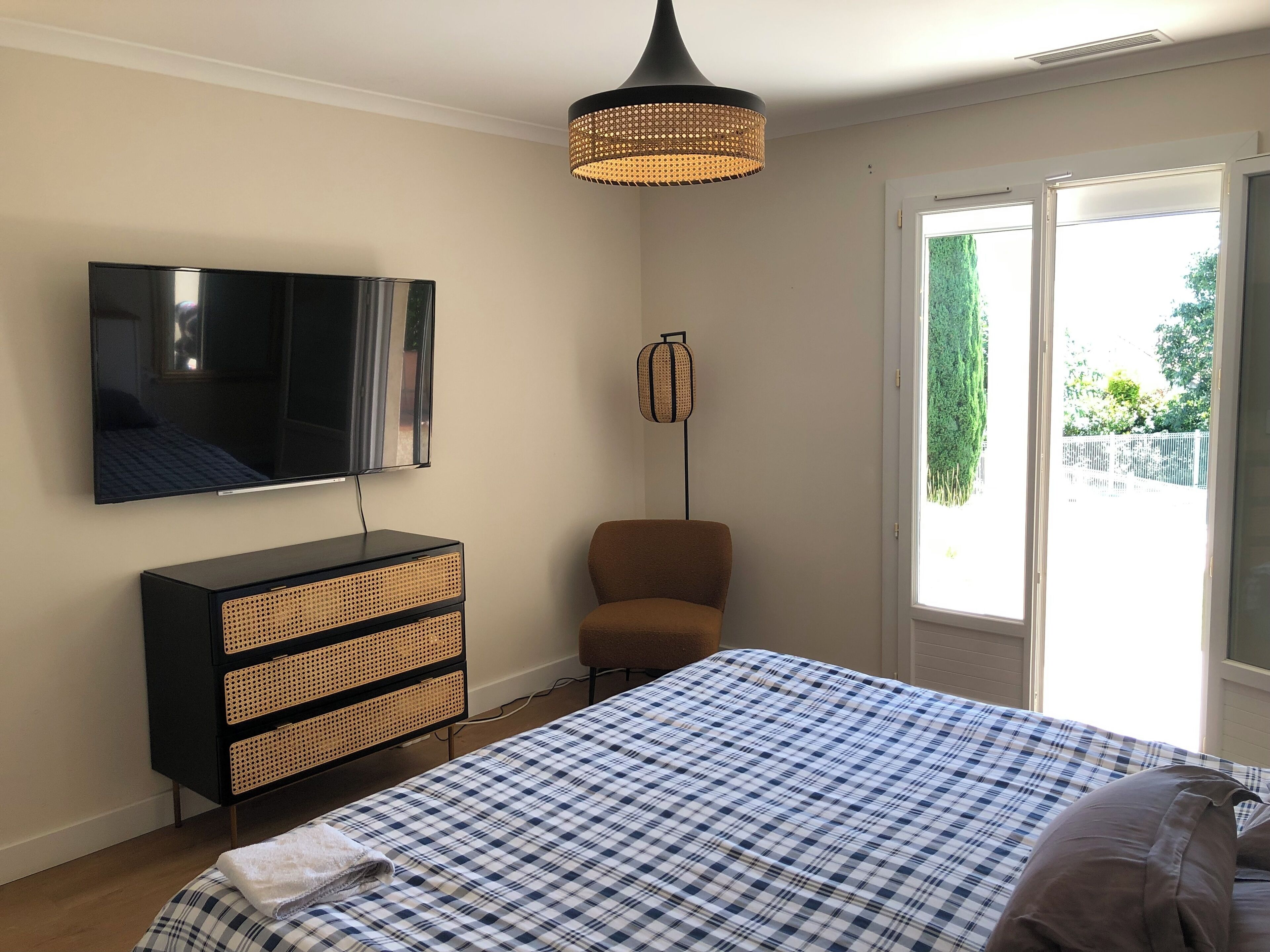 4 chambres, fer et planche à repasser, Wi-Fi, draps fournis