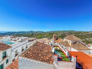 House, 2 Bedrooms, Smoking, Terrace | Property grounds