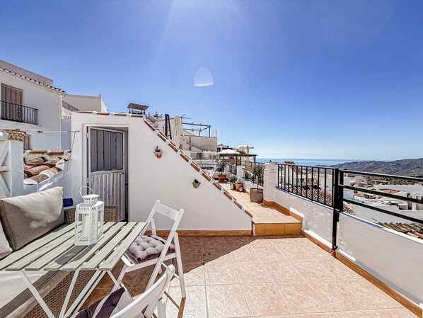 House, 2 Bedrooms, Smoking, Terrace | Balcony