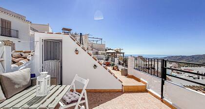 Two bed House With Roof Terrace in the Beautiful Village of Frigiliana