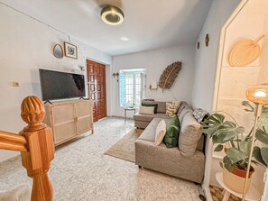 House, 2 Bedrooms, Smoking, Terrace | Living room