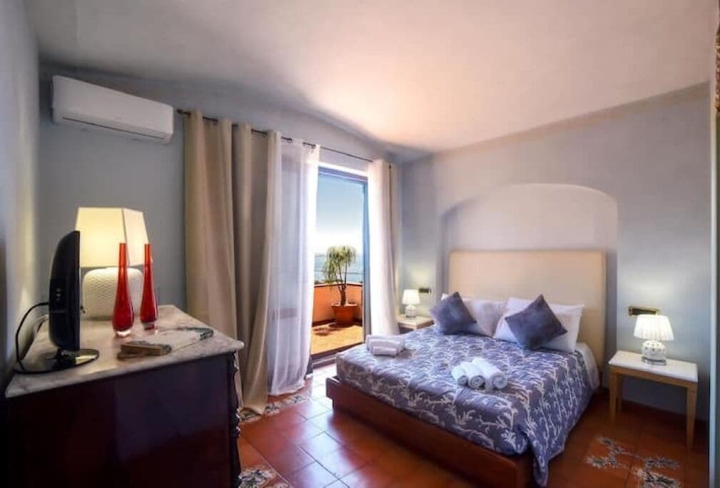 5 habitaciones, escritorio, cuna de viaje y wifi 