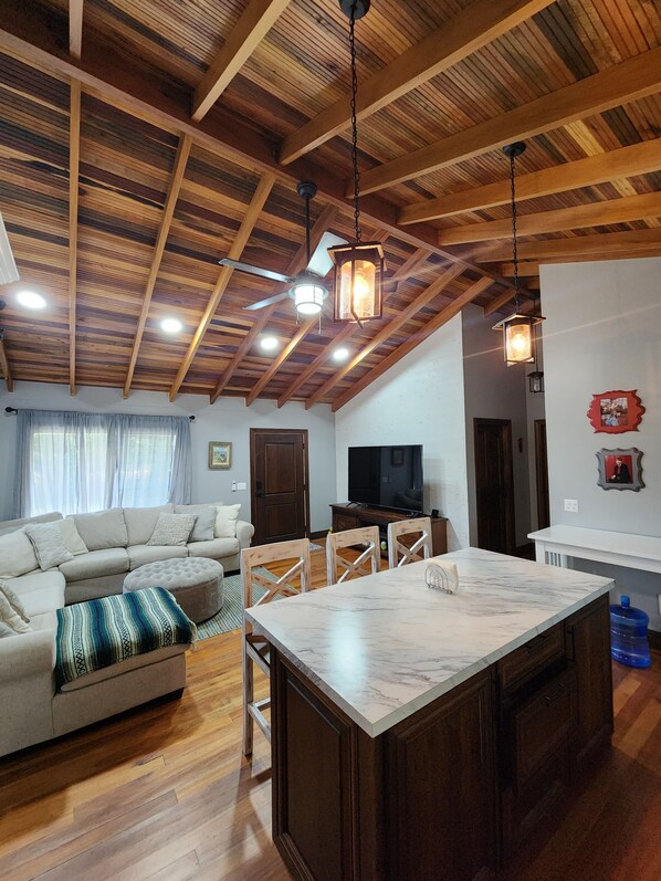 Interior - Charming 2-bedroom cottage in tranquil Spanish Lookout with AC, WiFi (Spanish Lookout)