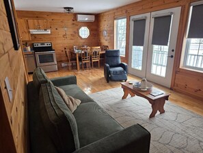 Smart TV - Cozy House/Cottage, minutes to National Park & Golf Course (York)