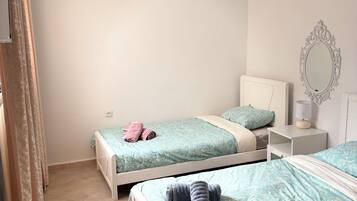 2 bedrooms, iron/ironing board, WiFi, bed sheets