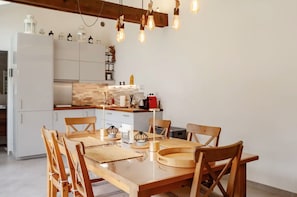Dining - Independent studio with Jacuzzi (Sartrouville)