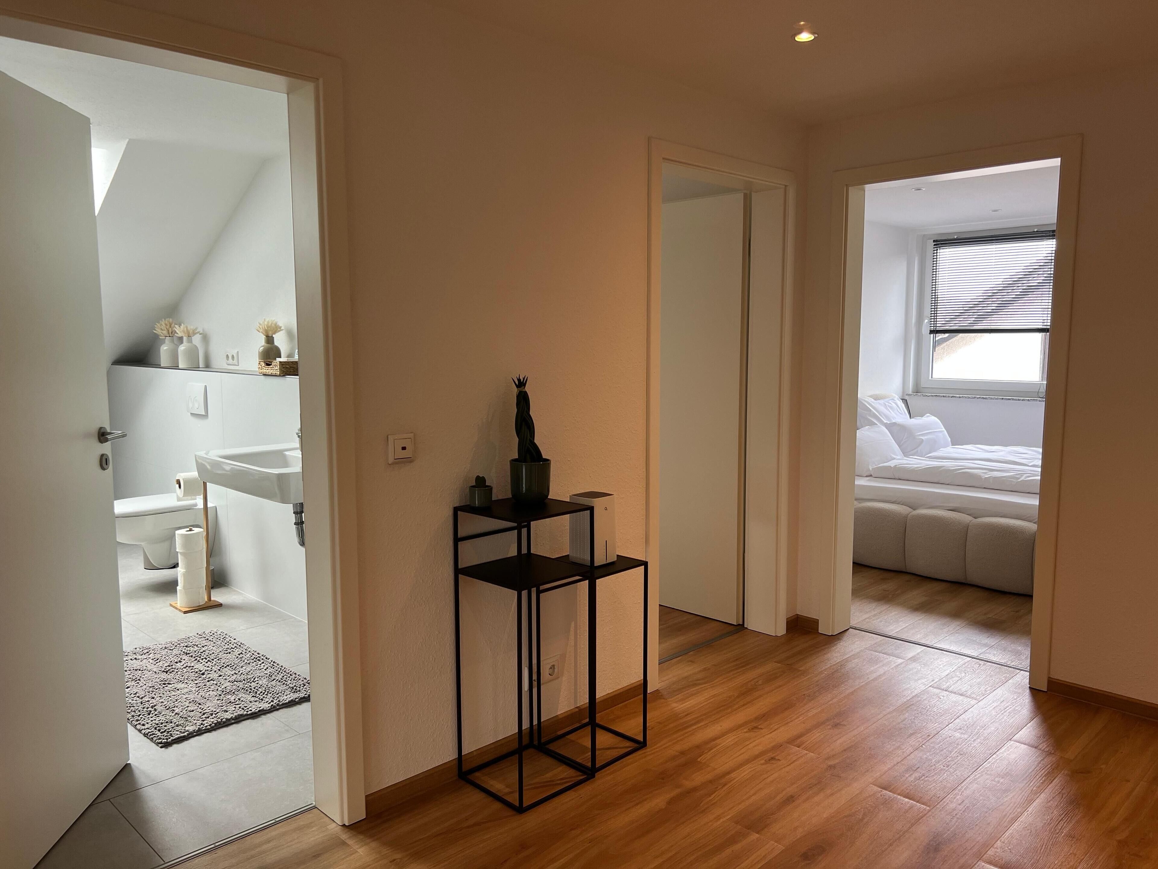 3 camere, una scrivania, ferro/asse da stiro, Wi-Fi gratuito