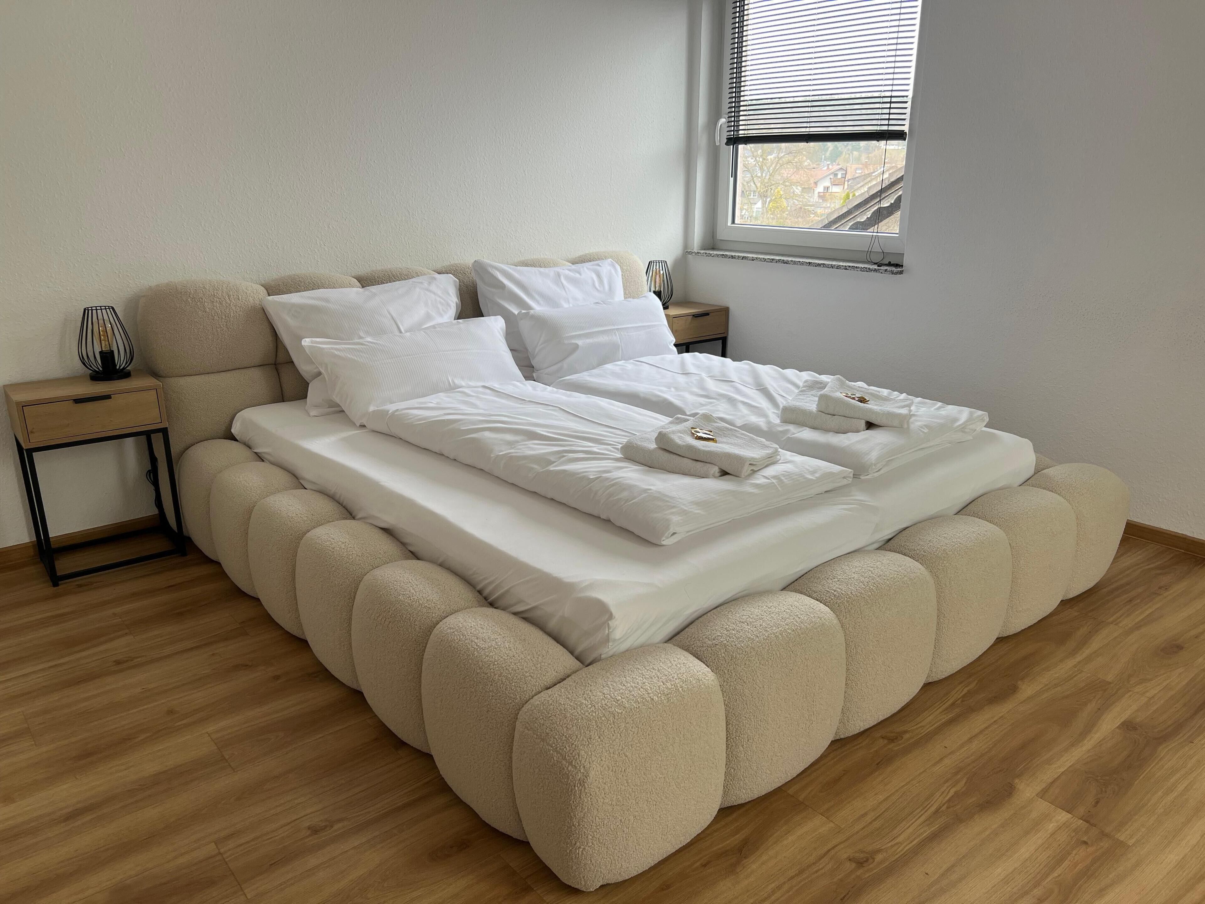 3 bedrooms, desk, iron/ironing board, free WiFi