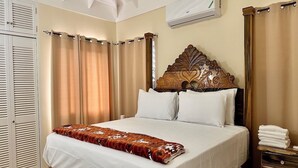 3 habitaciones, tabla de planchar con plancha, wifi y ropa de cama 