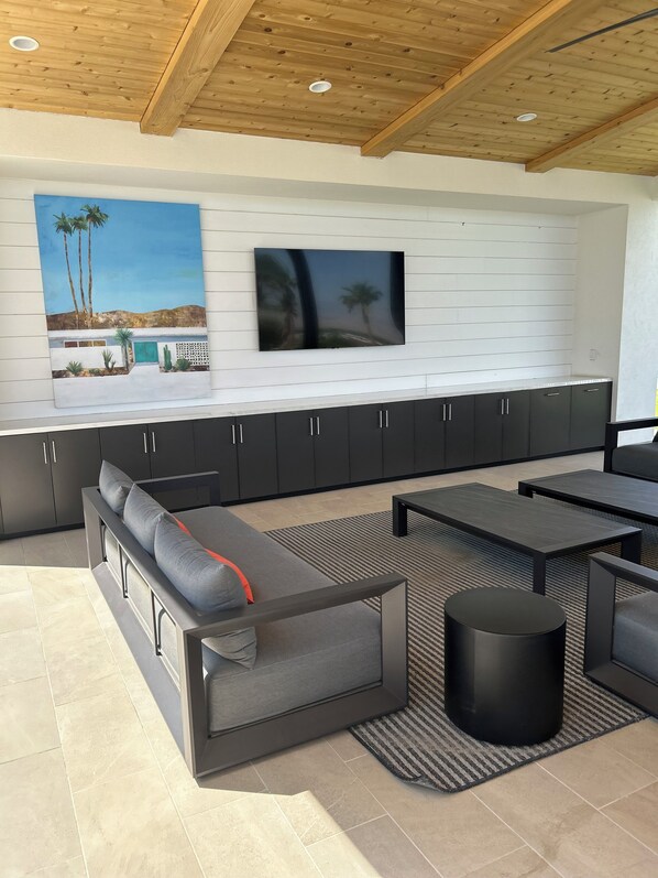 Interior - 3-bedroom villa in awesome Palm Desert with fitness room, AC, WiFi (Palm Desert)