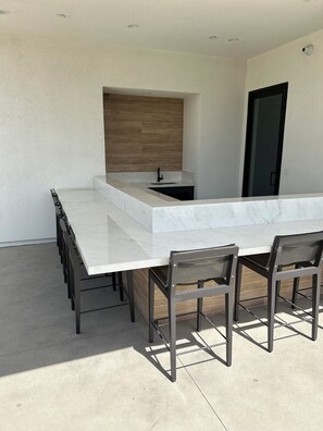 Interior - 3-bedroom villa in awesome Palm Desert with fitness room, AC, WiFi (Palm Desert)