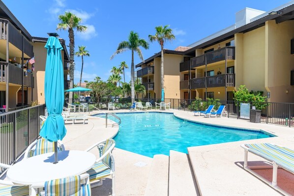 Piscine extérieure, piscine chauffée