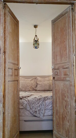 1 chambre, fer et planche à repasser, Wi-Fi, draps fournis