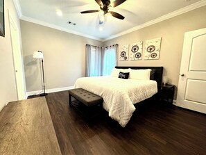 3 bedrooms, iron/ironing board, WiFi, bed sheets