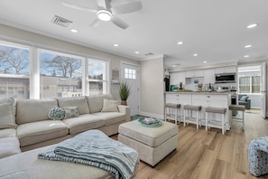 Smart TV - Sunset Retreat! Huge Patio&GameRm! Walk to Beach! (Ocean Gate)