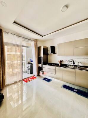 Mikroaaltouuni, uuni, liesi, astianpesukone