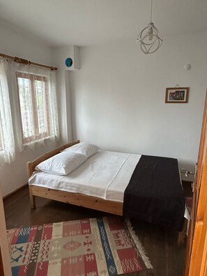 Kamar Standar | Wi-Fi gratis dan seprai linen