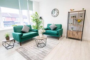 House, City View | Living area - Cosy 3 Bed Flat in Southsea (Portsmouth)