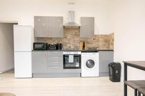 Maison, vue sur la ville | Cuisine privée