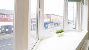 Thành phố nhìn từ nơi lưu trú