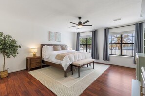 3 bedrooms, iron/ironing board, WiFi, bed sheets
