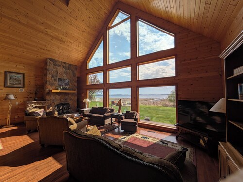 Osakis Sunrise Cabin - on the lake!