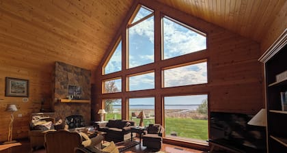 Osakis Sunrise Cabin - on the lake!