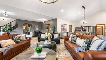 Smart-TV, Kamin, Videospiele, Tischfußball