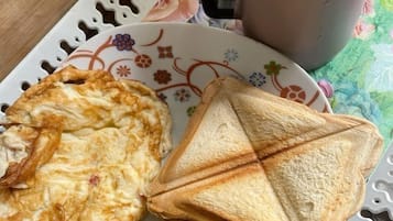 Frokostbuffé hver dag (mot et tillegg)