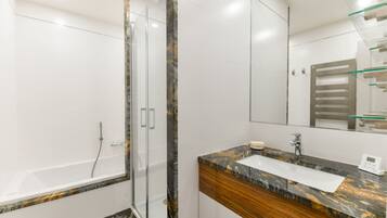 Free toiletries, hair dryer
