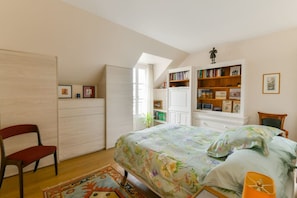 2 habitaciones, tabla de planchar con plancha, wifi y ropa de cama