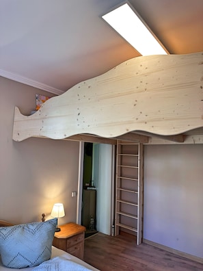 2 habitaciones, cuna de viaje, wifi y ropa de cama