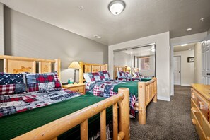 3 Schlafzimmer, Bügeleisen/Bügelbrett, kostenloses WLAN, Bettwäsche