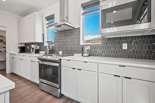 Bear Cub’s Den R5983 | Snowbasin Ski Escape | EV