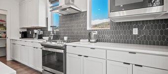 Bear Cub’s Den R5983 | Snowbasin Ski Escape | EV