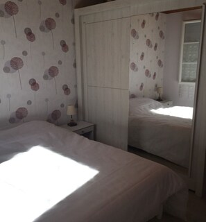 3 soverom, strykejern/-brett, reiseseng for barn og sengetøy