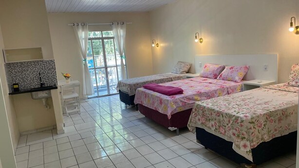 Kamar Quadruple Klasik, pemandangan kota